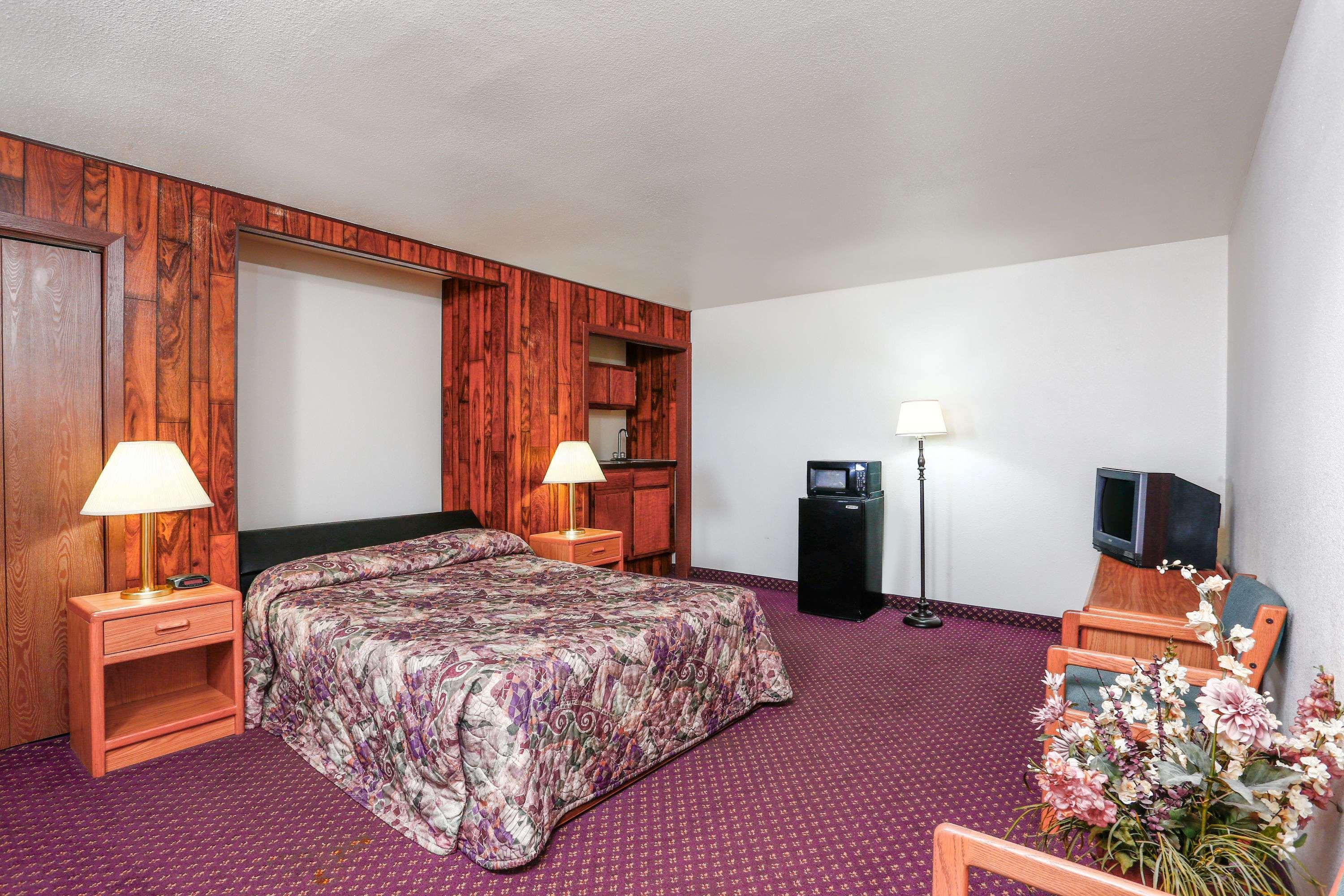 Travelodge By Wyndham Deer Lodge Montana Esterno foto