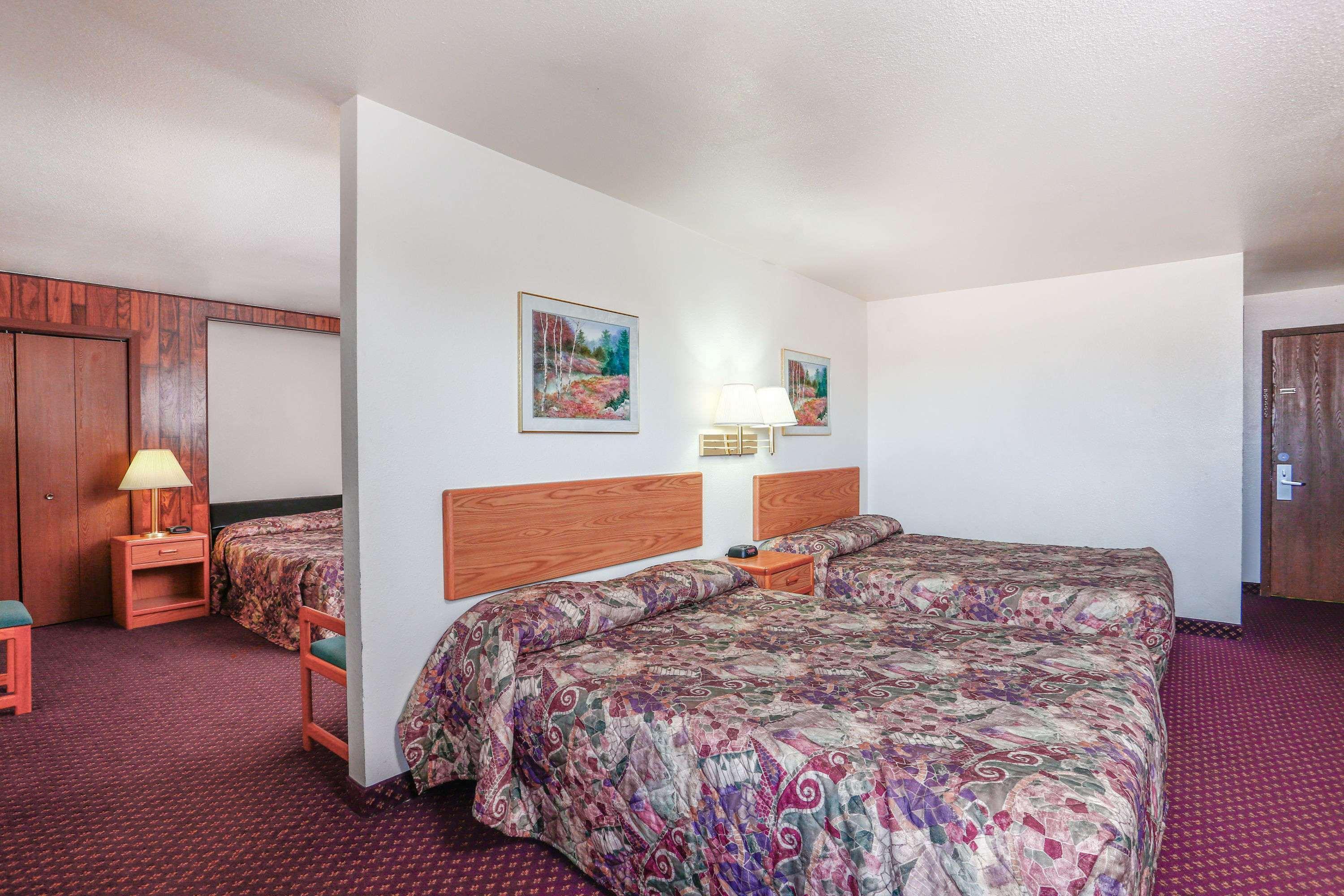 Travelodge By Wyndham Deer Lodge Montana Esterno foto