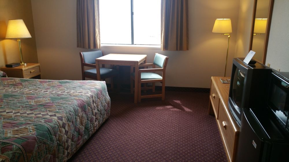 Travelodge By Wyndham Deer Lodge Montana Esterno foto