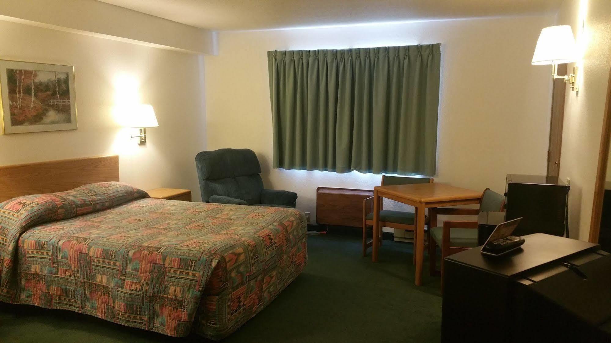 Travelodge By Wyndham Deer Lodge Montana Esterno foto