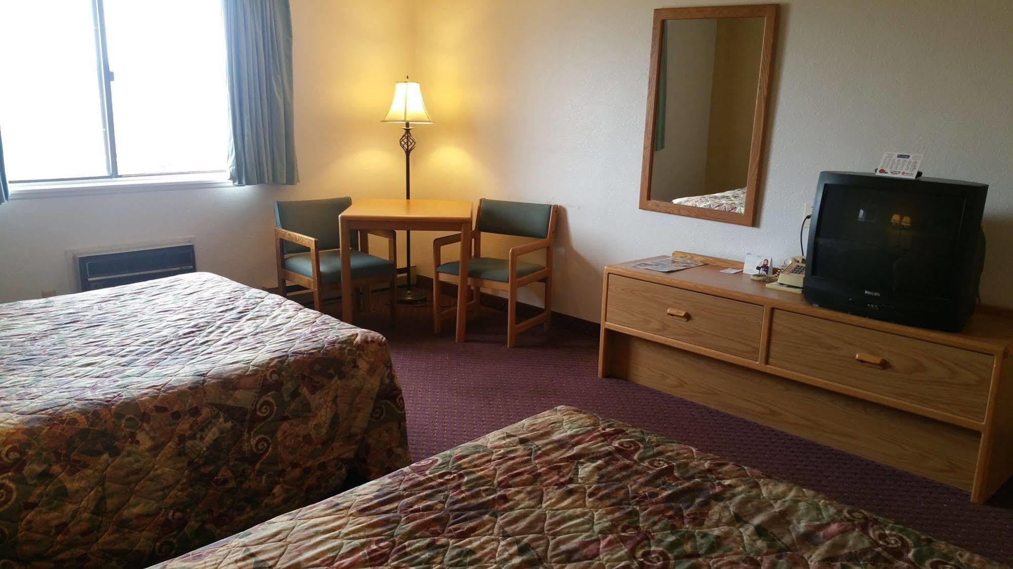 Travelodge By Wyndham Deer Lodge Montana Esterno foto